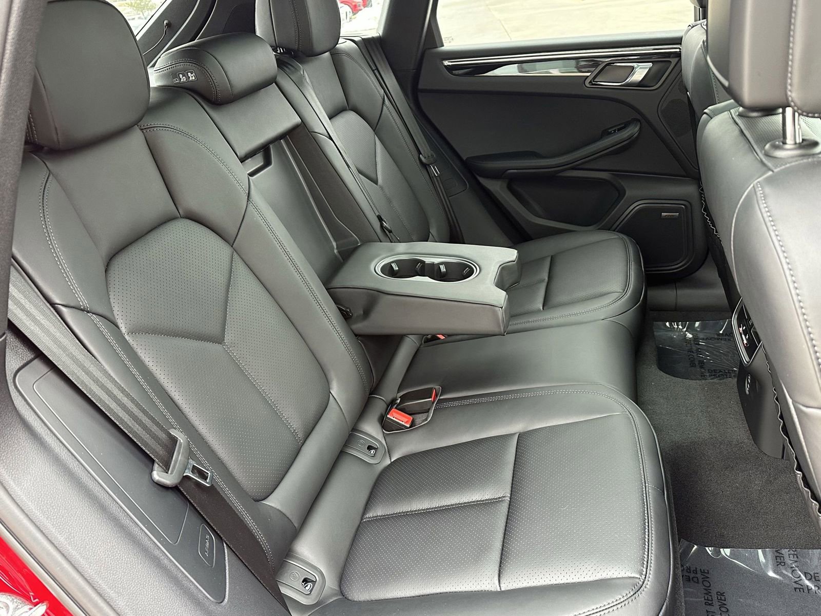 New 2026 Porsche Macan image 20