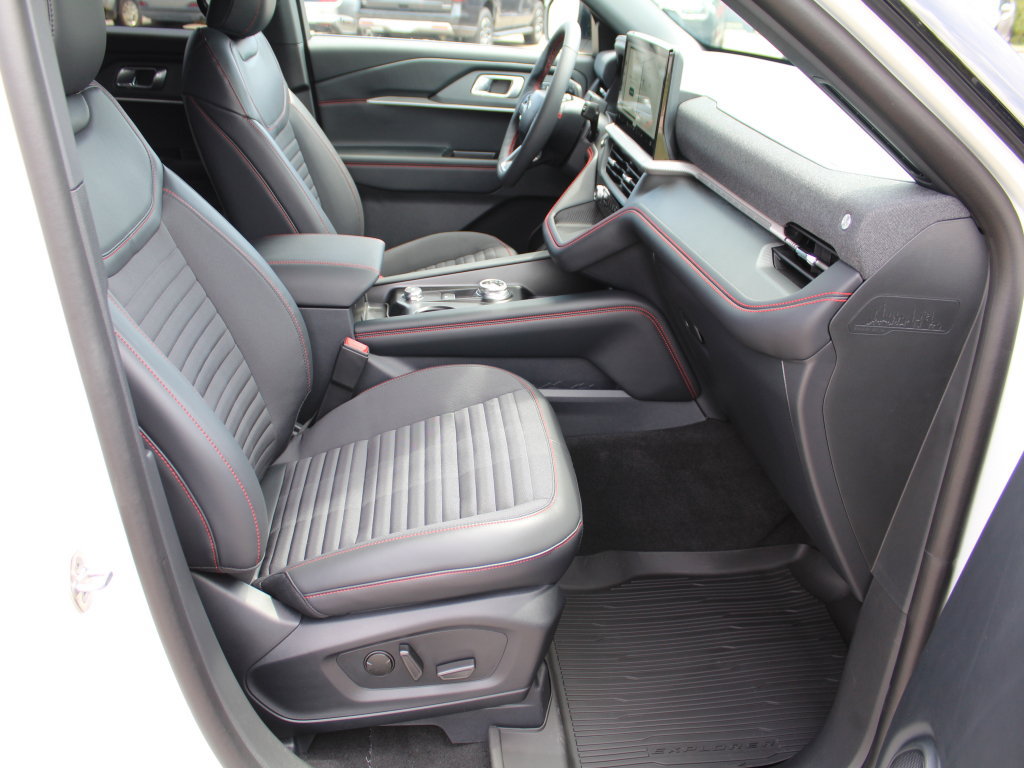 New 2026 Ford Explorer ST-Line w/ ST-Line Street Pack RWD image 15