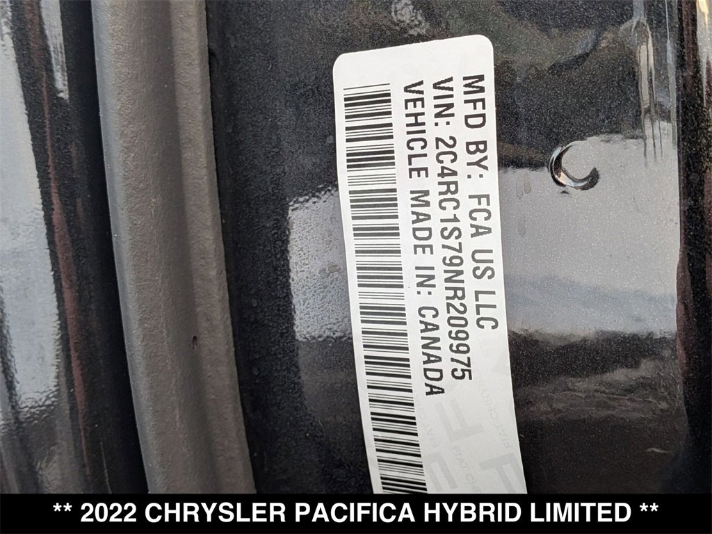 Used 2022 Chrysler Pacifica Limited w/ Uconnect Theater Family Group image 32