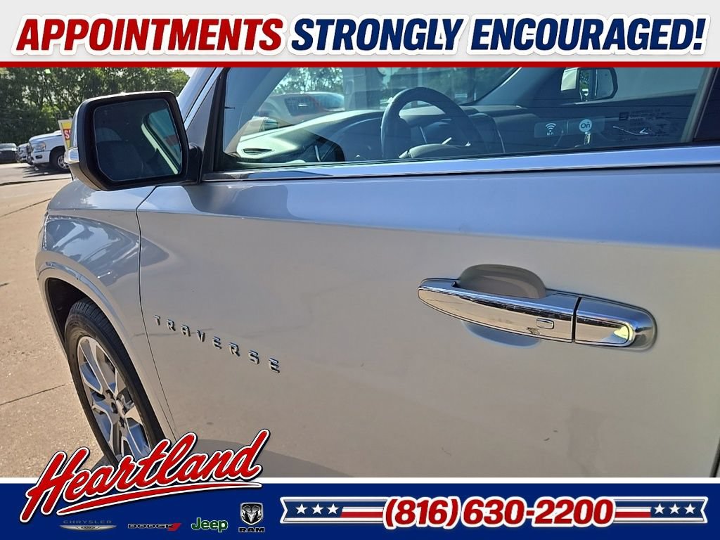 Used 2021 Chevrolet Traverse Premier AWD/4WD image 28
