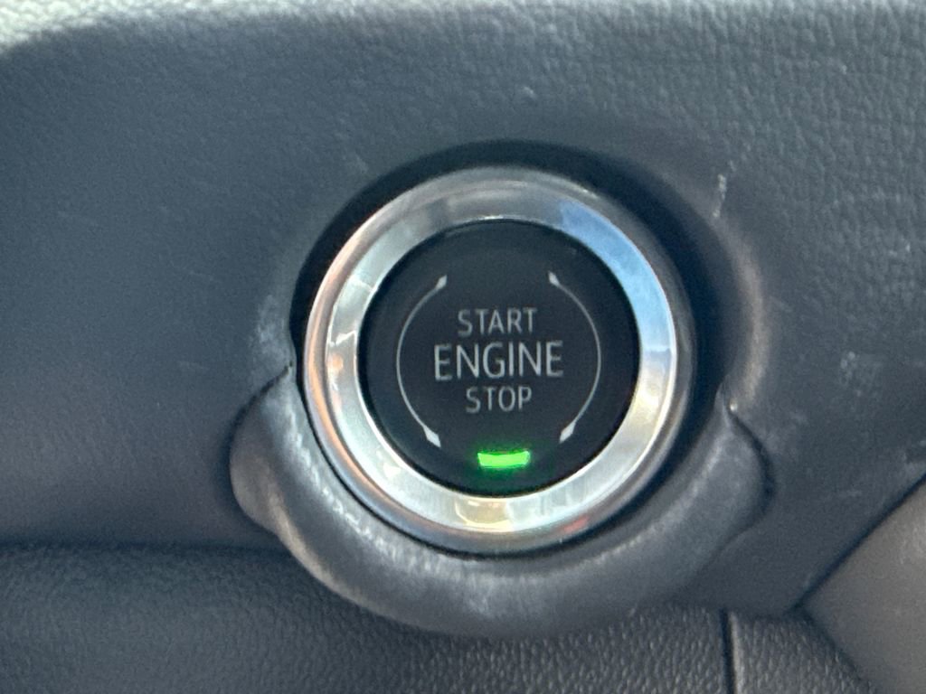 Used 2025 Chevrolet Tahoe Premier AWD/4WD image 31