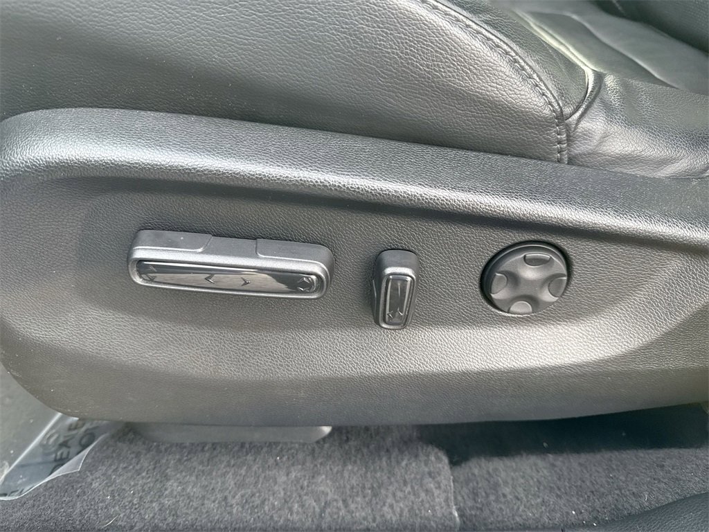 Used 2020 Honda CR-V Touring image 14