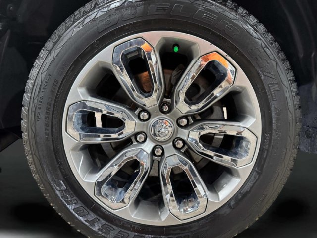 Used 2020 RAM 1500 Laramie w/ Sport Appearance Package AWD/4WD image 32