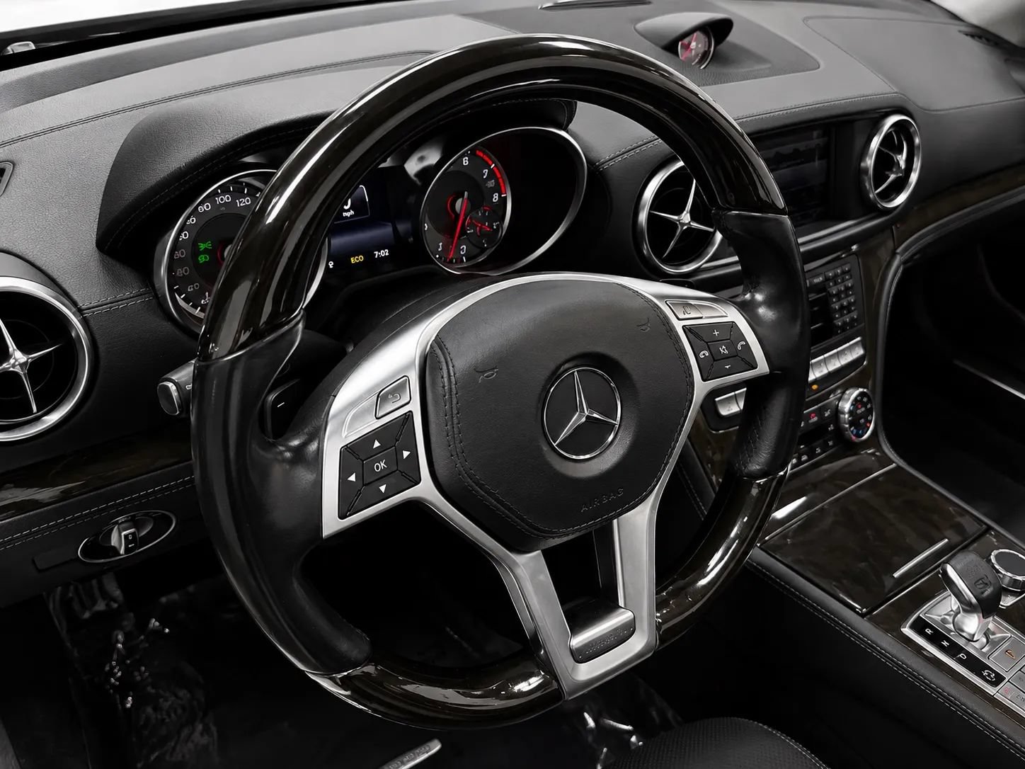 Used 2014 Mercedes-Benz SL 550 image 10