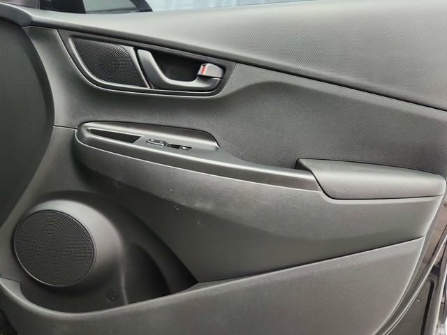Used 2021 Hyundai Kona SEL w/ Cargo Package image 28