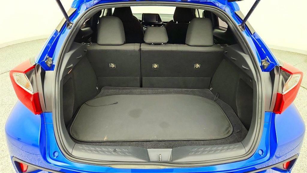 Used 2019 Toyota C-HR LE FWD image 19