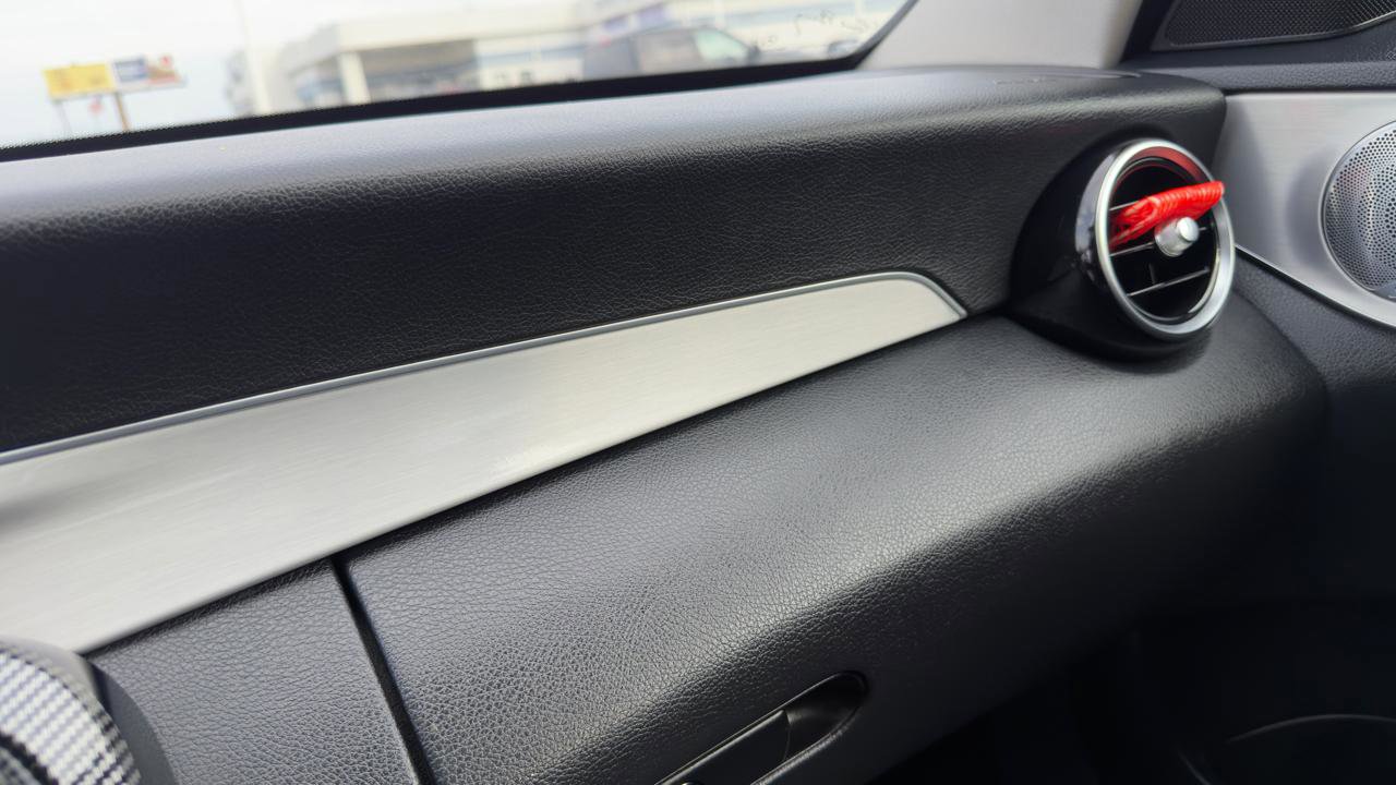 Used 2015 Mercedes-Benz C 300 4MATIC Sedan image 28