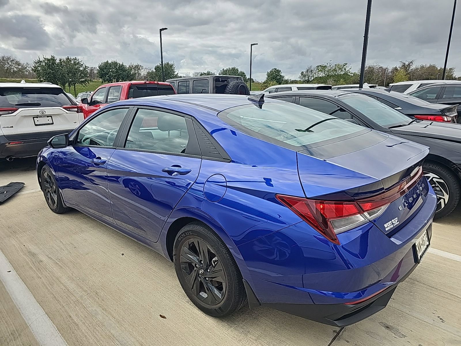 Used 2023 Hyundai Elantra SEL image 4