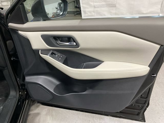 Certified 2025 Nissan Rogue SV AWD/4WD image 19