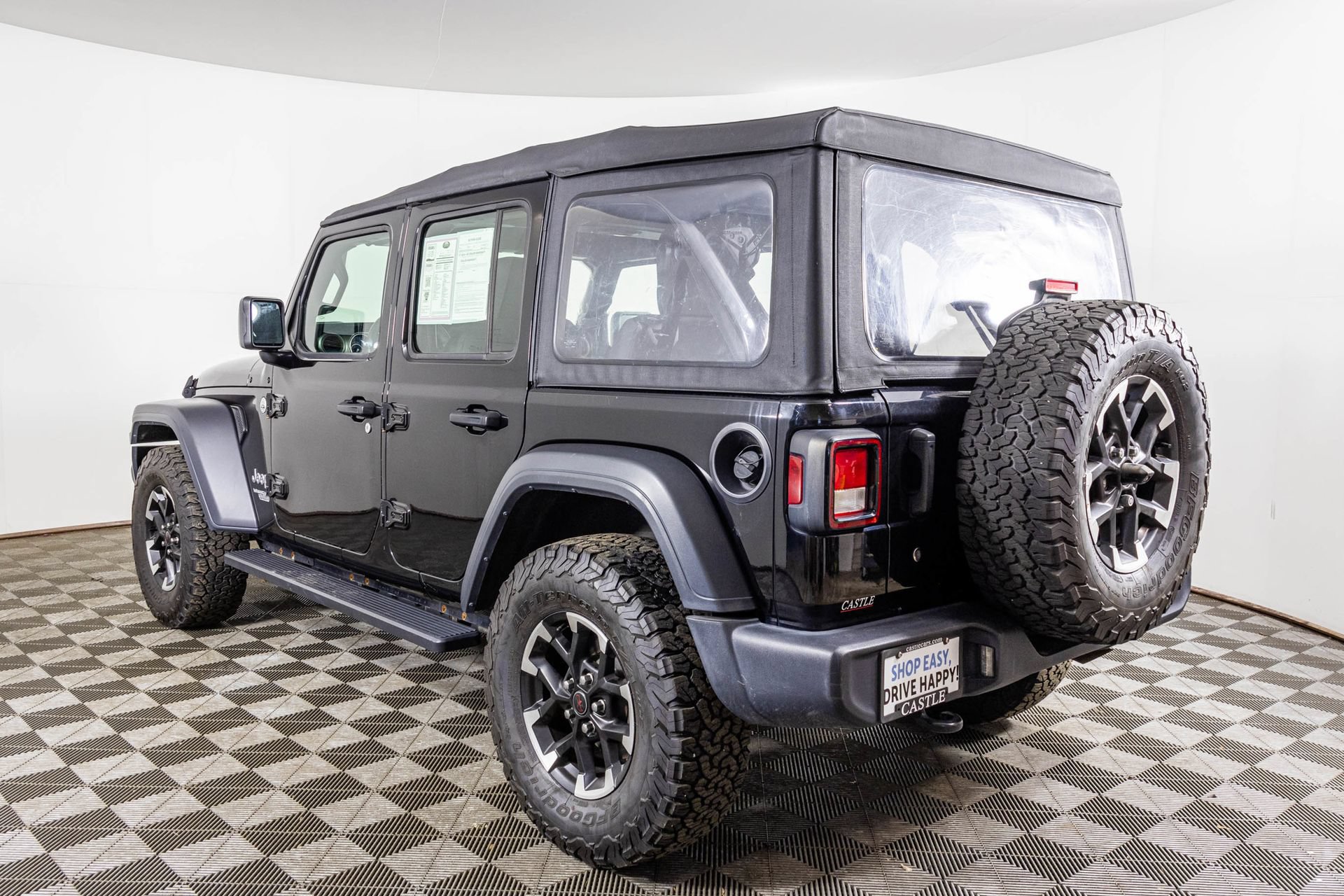 Used 2018 Jeep Wrangler Unlimited Sport AWD/4WD image 16