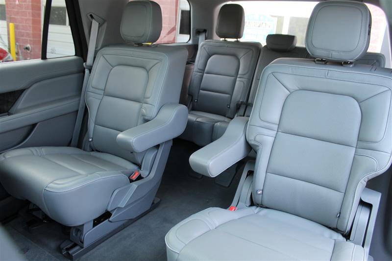 Used 2018 Lincoln Navigator Reserve w/ Technology Package AWD/4WD image 26