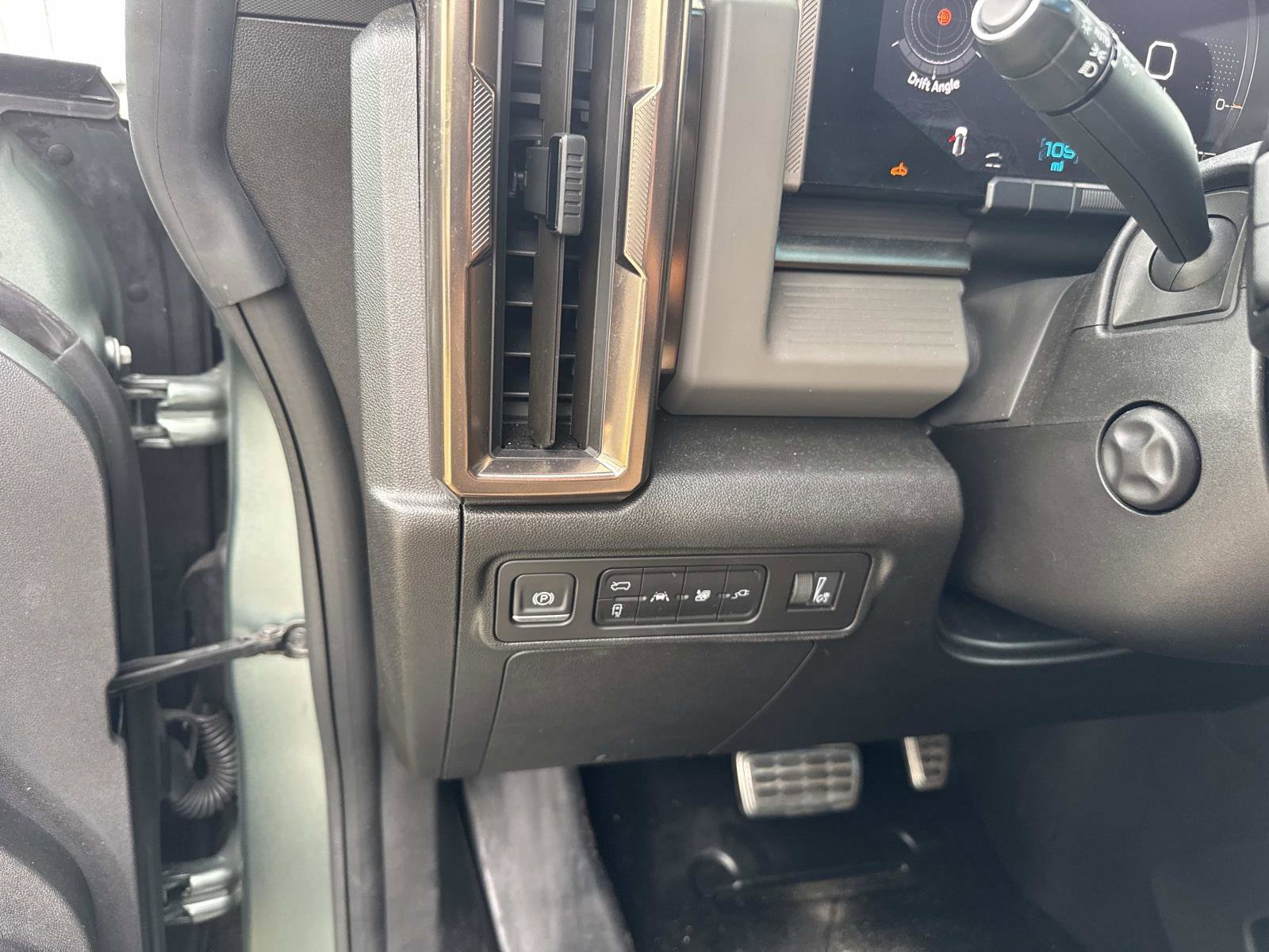 Used 2024 GMC Hummer EV 3X w/ LPO, Illumination Package AWD/4WD image 34