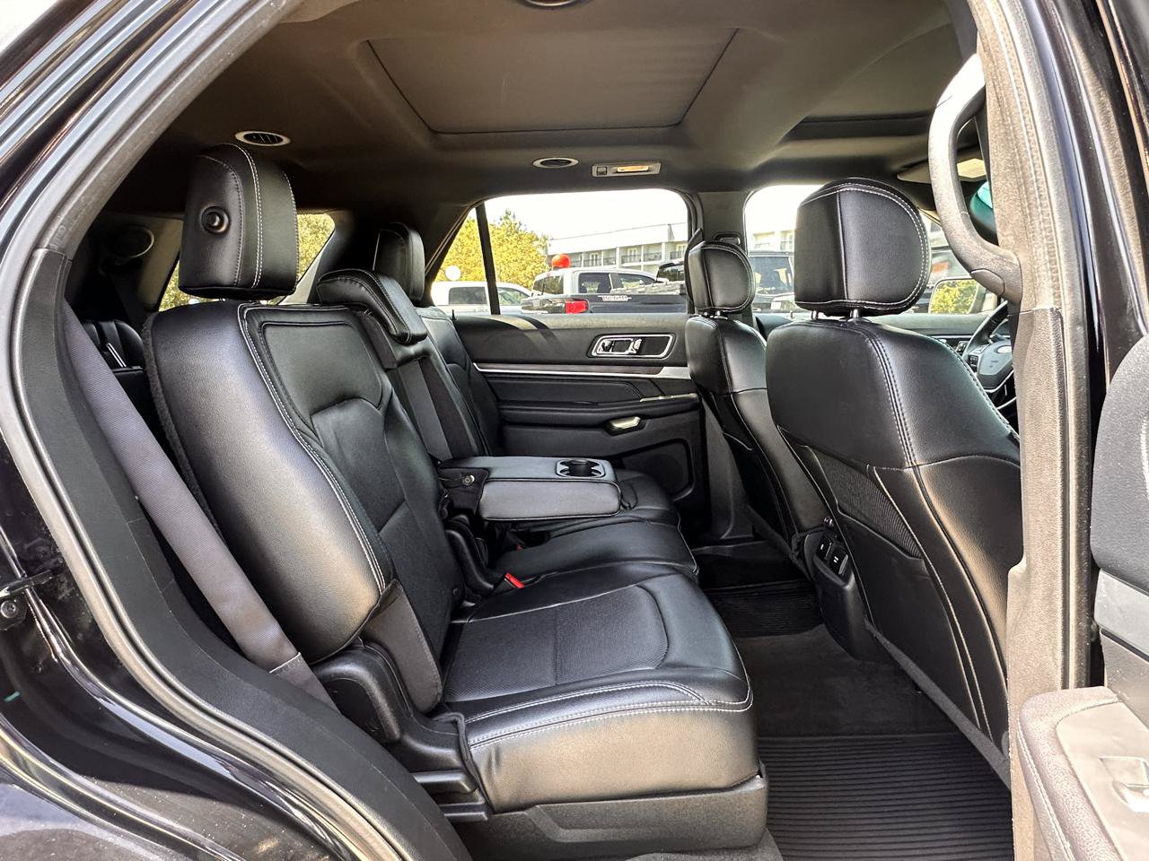 Used 2016 Ford Explorer Limited w/ Equipment Group 301A AWD/4WD image 33