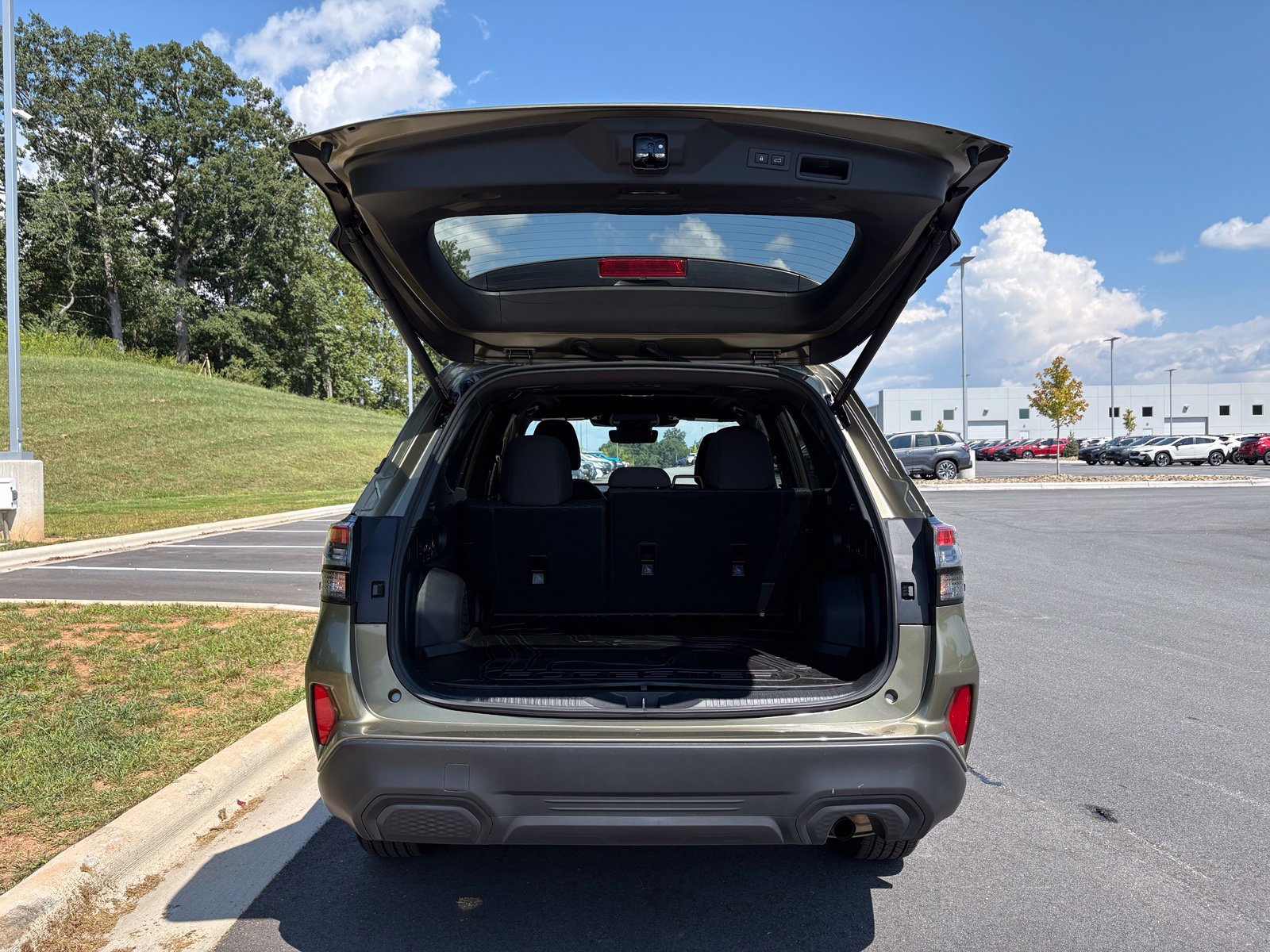 Certified 2025 Subaru Forester Premium w/ Convenience Package #2 AWD/4WD image 11