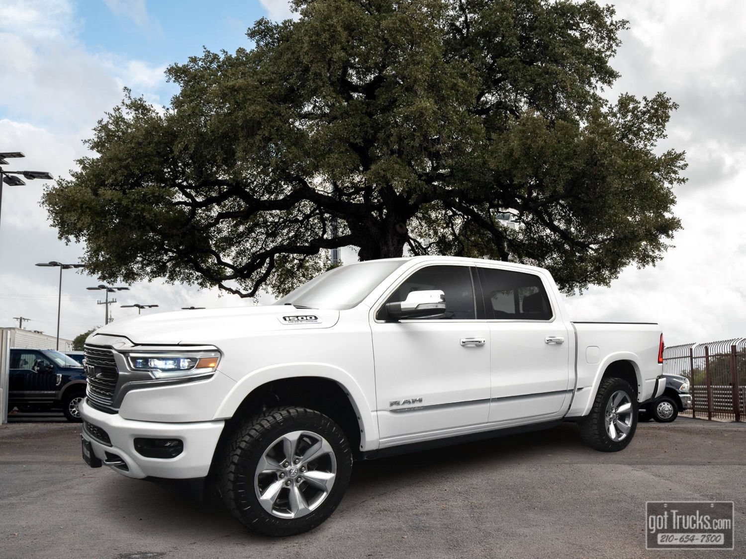 Used 2022 RAM 1500 Limited w/ Body Color Bumper Group AWD/4WD image 1
