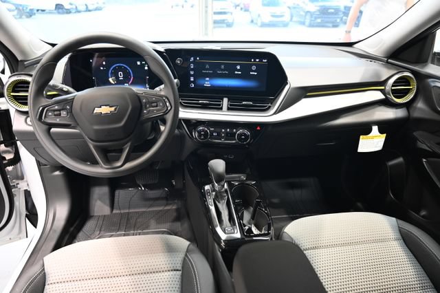 New 2026 Chevrolet Trax LT FWD image 12