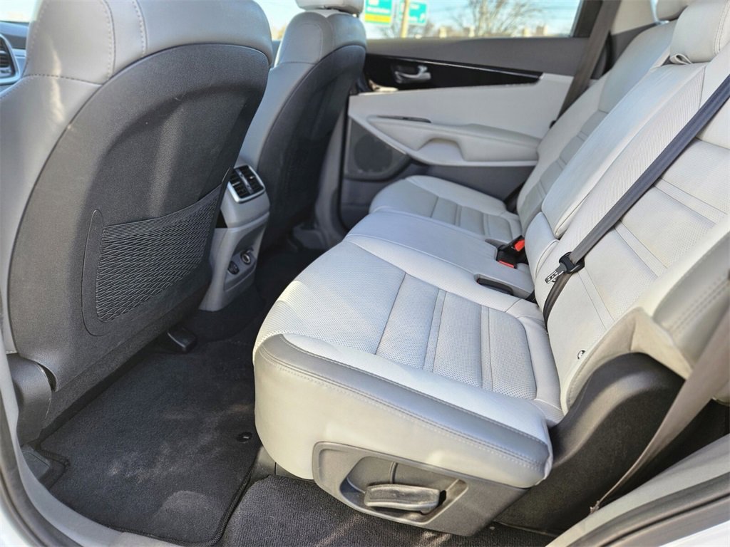Used 2020 Kia Sorento SX image 13