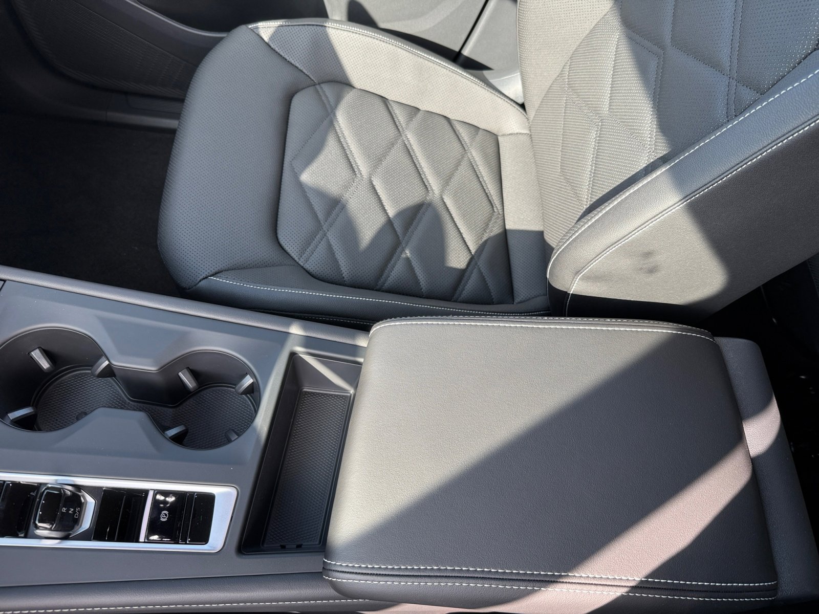 New 2026 Volkswagen Atlas SE image 14