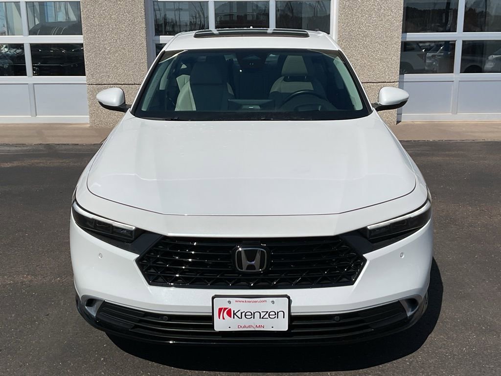 Used 2023 Honda Accord Touring image 2