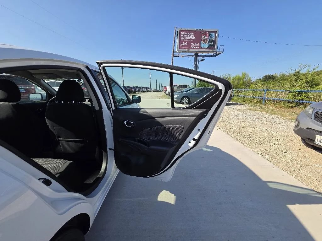 Used 2019 Nissan Versa SV FWD image 18