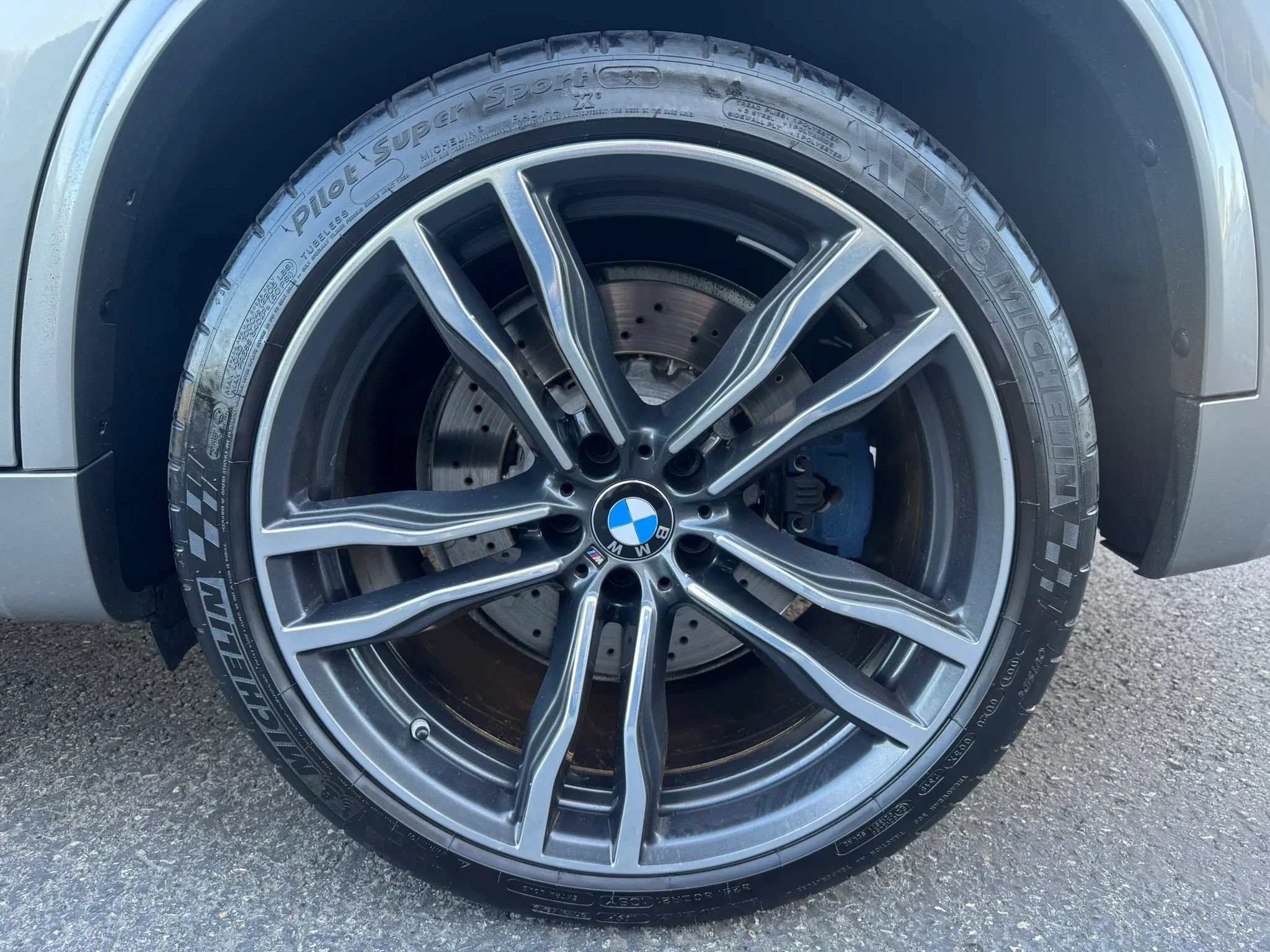 Used 2017 BMW X5 M AWD/4WD image 17