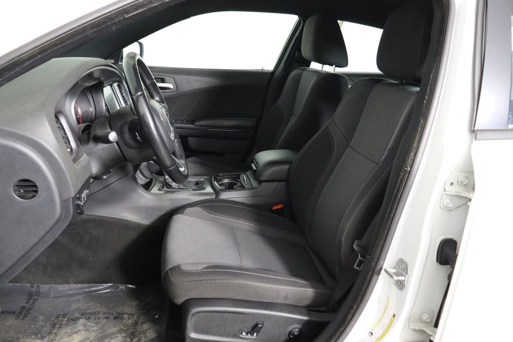 Used 2016 Dodge Charger SXT w/ Blacktop Package RWD image 7