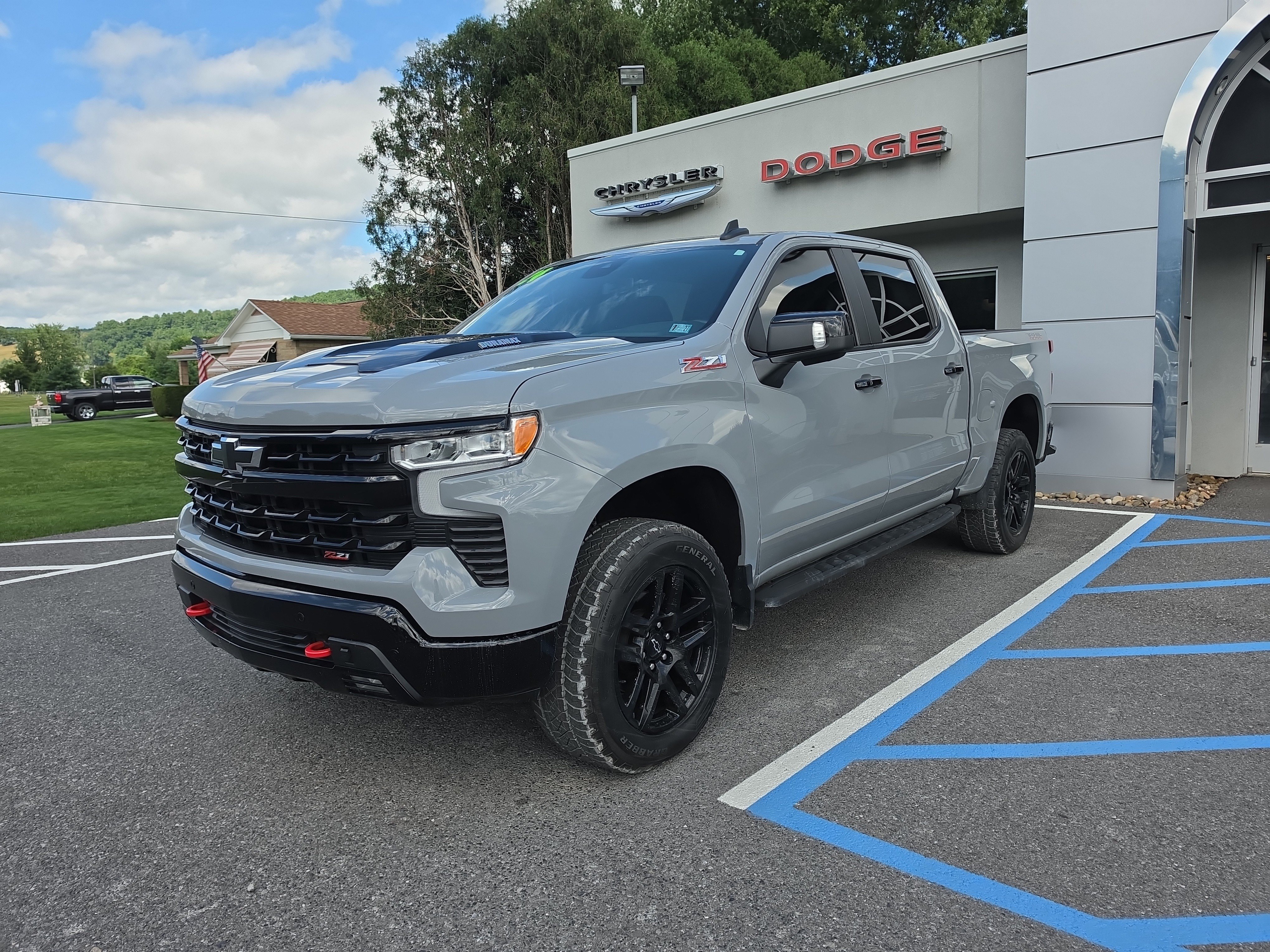 Used 2024 Chevrolet Silverado 1500 LT Trail Boss w/ Convenience Package II AWD/4WD image 8