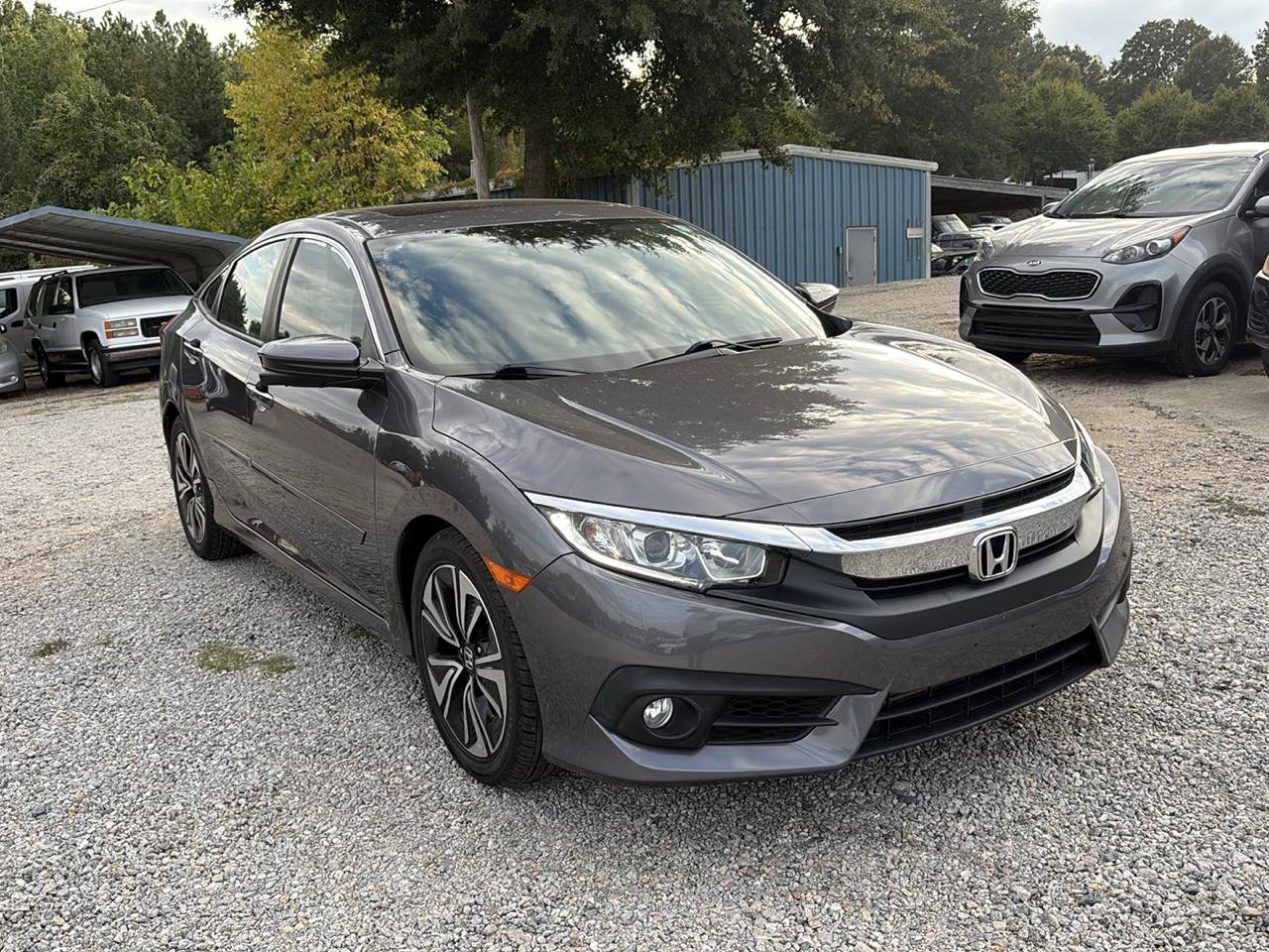 Used 2018 Honda Civic EX-T image 4