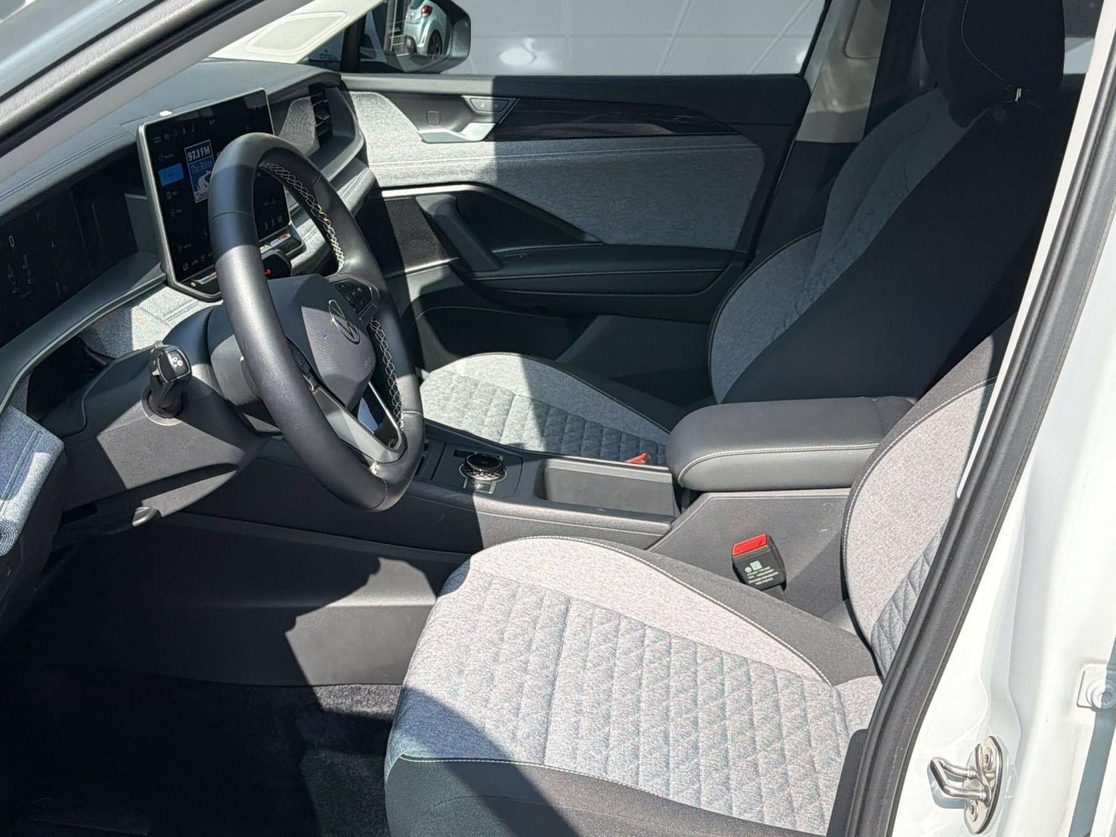 Used 2025 Volkswagen Tiguan S FWD image 5