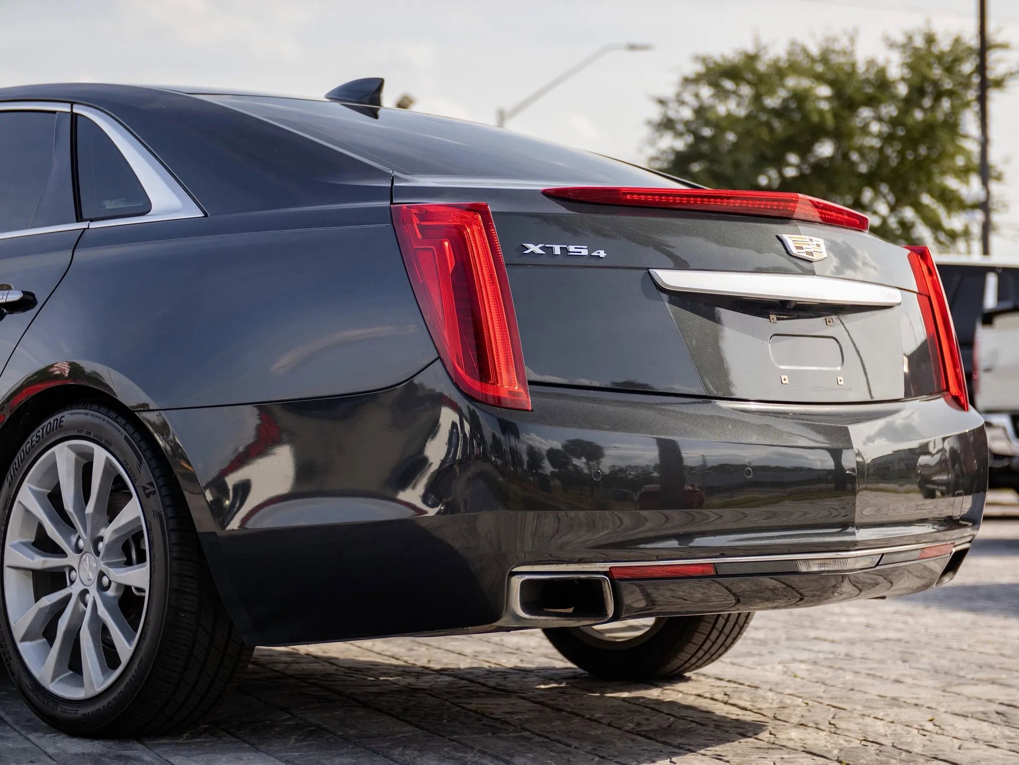 Used 2016 Cadillac XTS Luxury AWD/4WD image 12