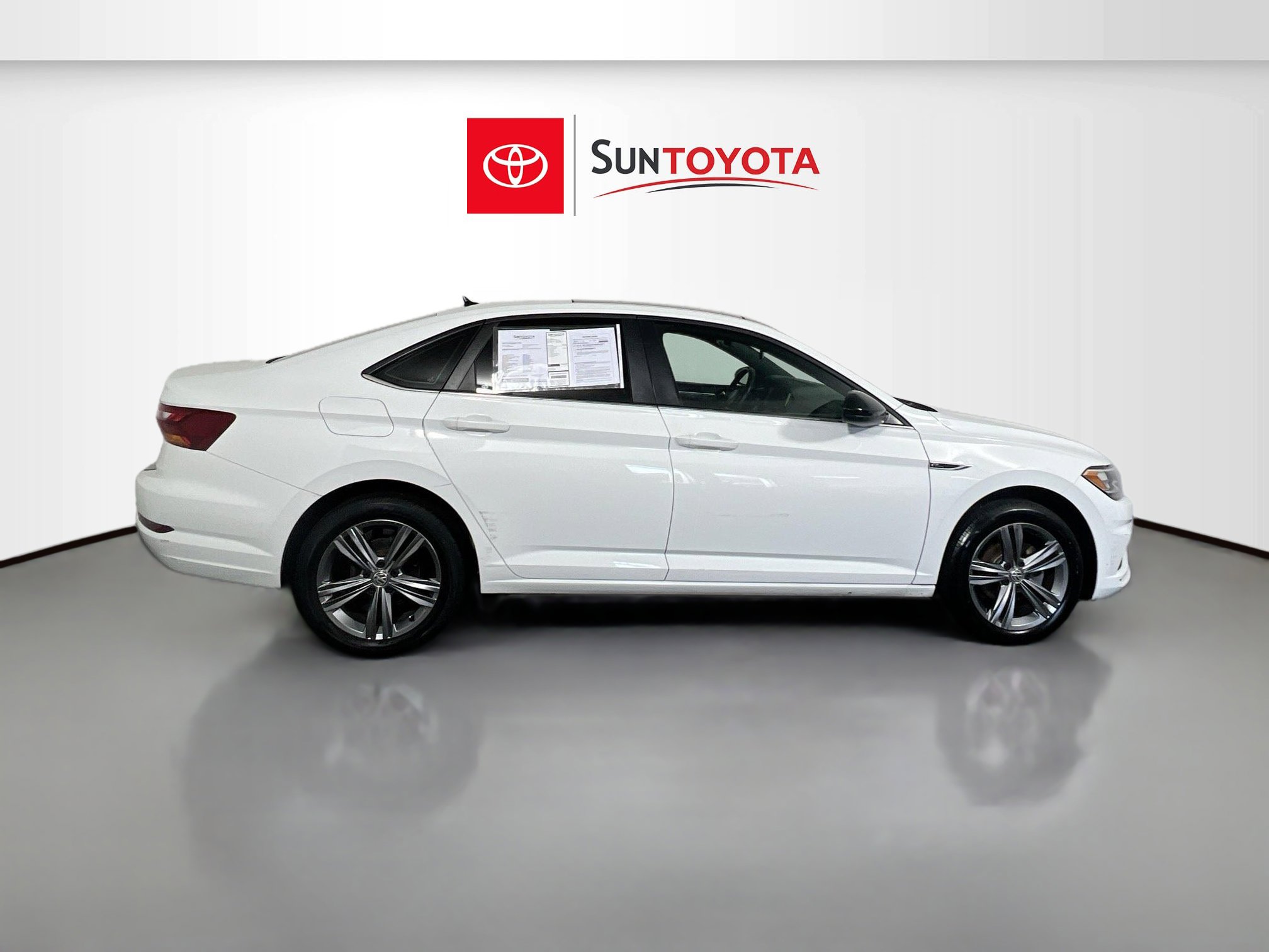 Used 2019 Volkswagen Jetta R-Line w/ R-Line Cold Weather Package FWD image 2