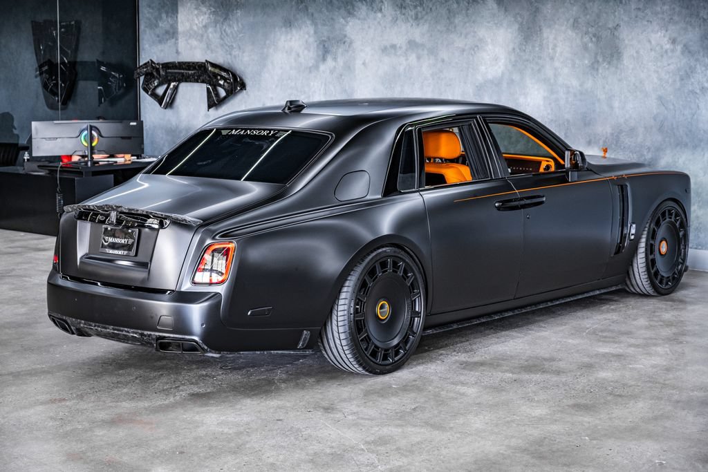 Used 2024 Rolls-Royce Phantom Sedan RWD image 25