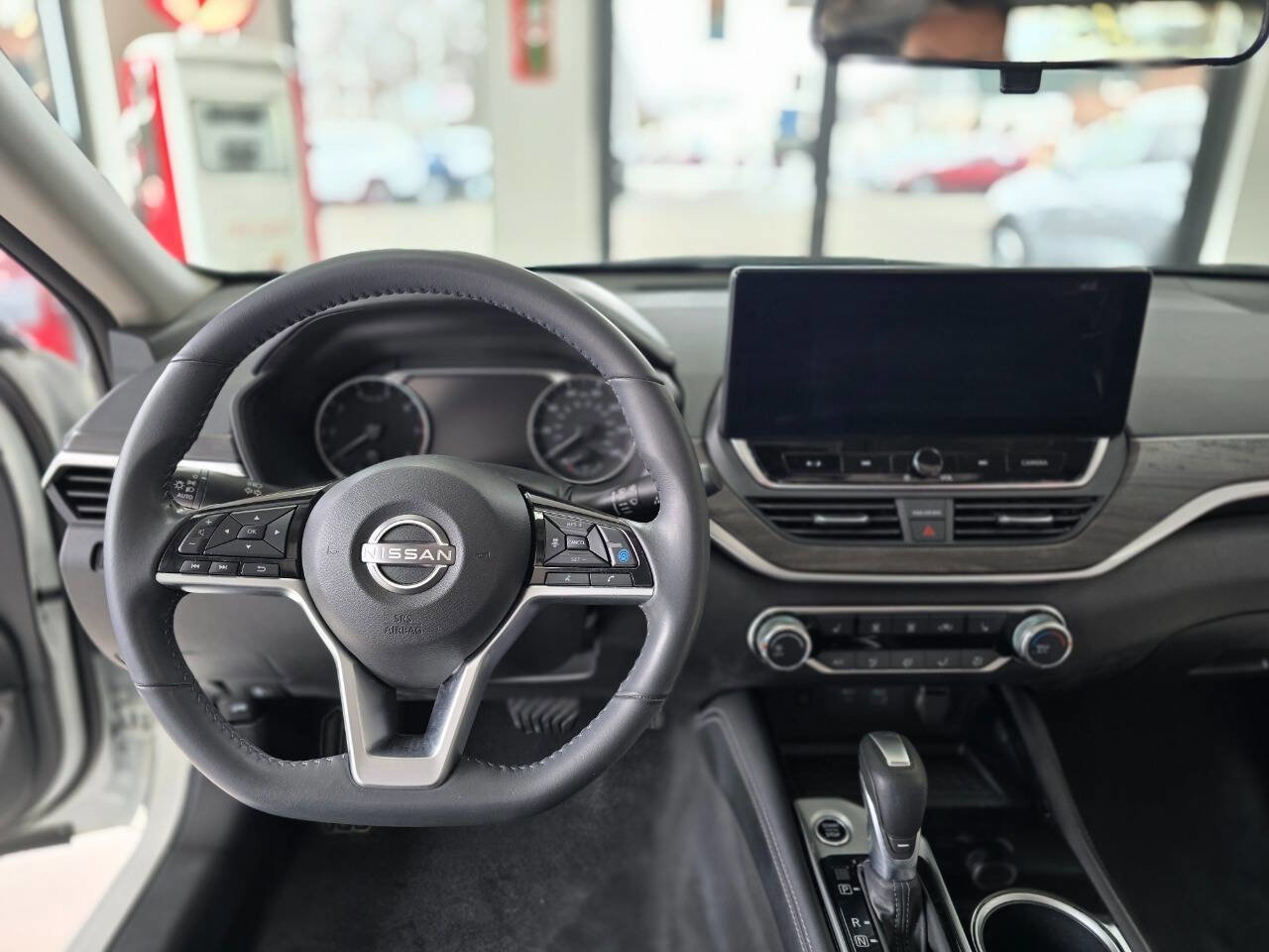 Used 2023 Nissan Altima 2.5 SV w/ SV Premium Package image 28