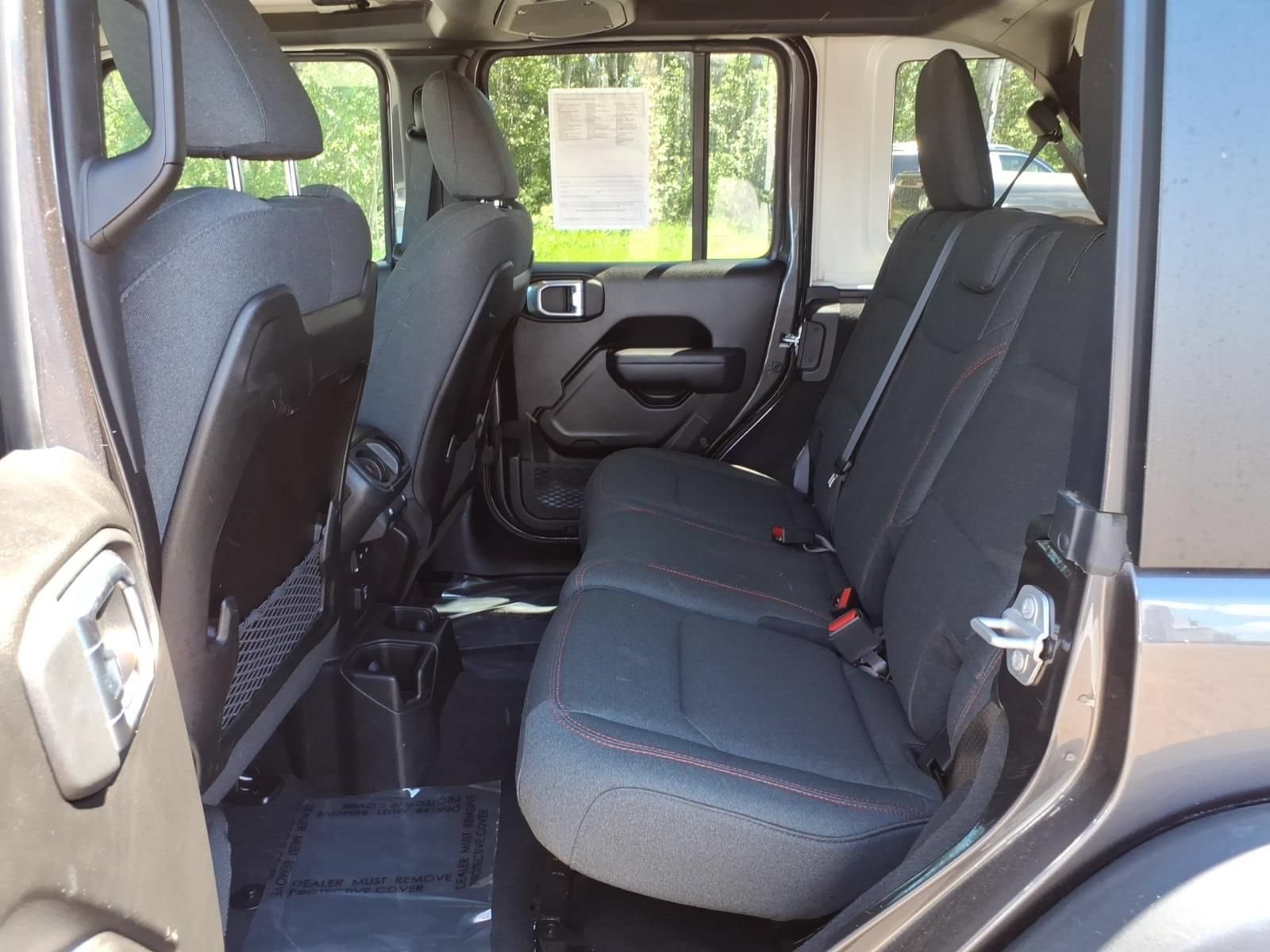 Used 2025 Jeep Wrangler Unlimited Rubicon AWD/4WD image 15