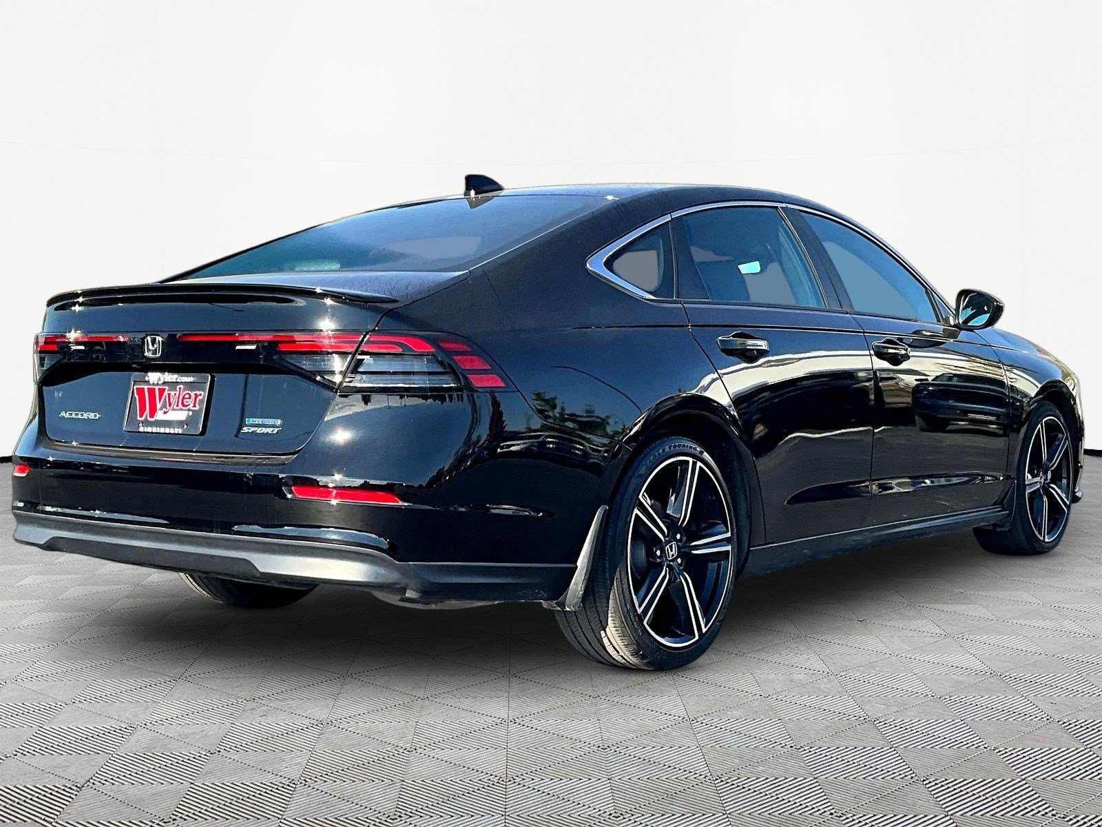 Used 2025 Honda Accord Sport image 6