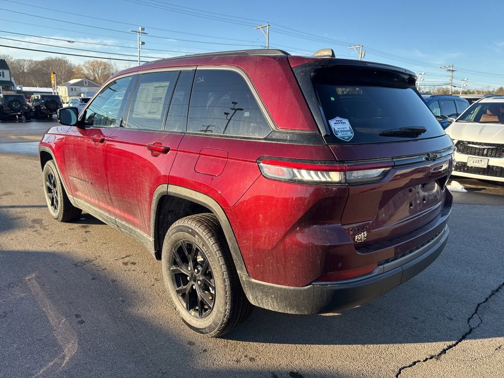 New 2026 Jeep Grand Cherokee Laredo image 3