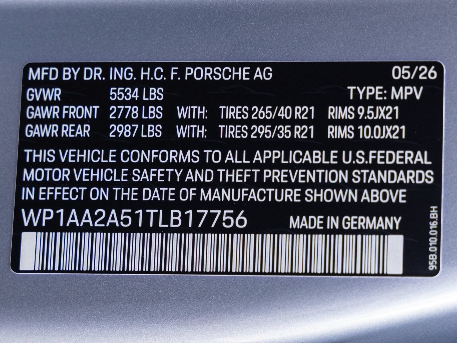 Certified 2026 Porsche Macan AWD/4WD image 38