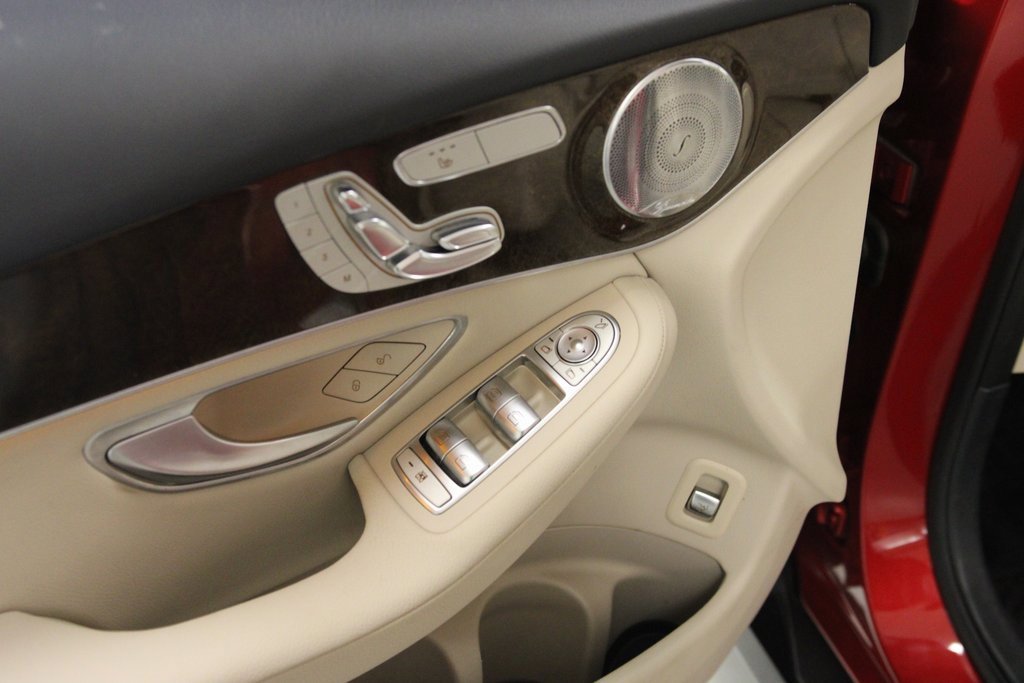 Used 2017 Mercedes-Benz GLC 300 4MATIC image 22