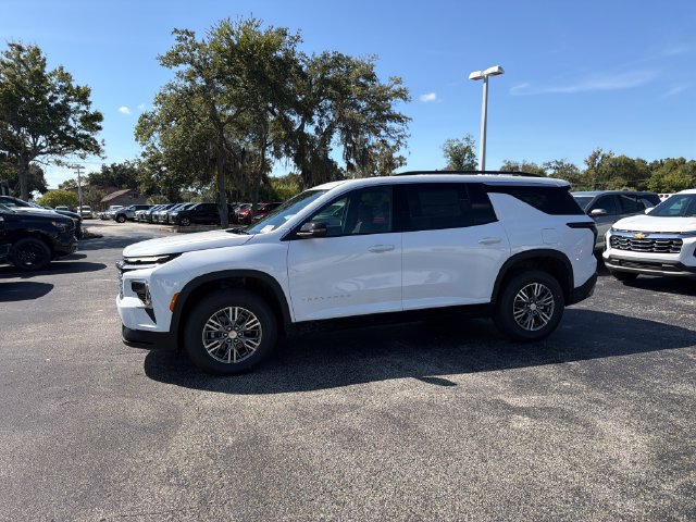 New 2027 Chevrolet Traverse LT w/ LPO, Floor Liner Package FWD image 3