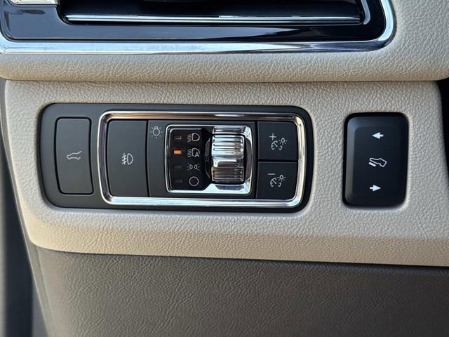 Used 2022 Lincoln Navigator Reserve image 25