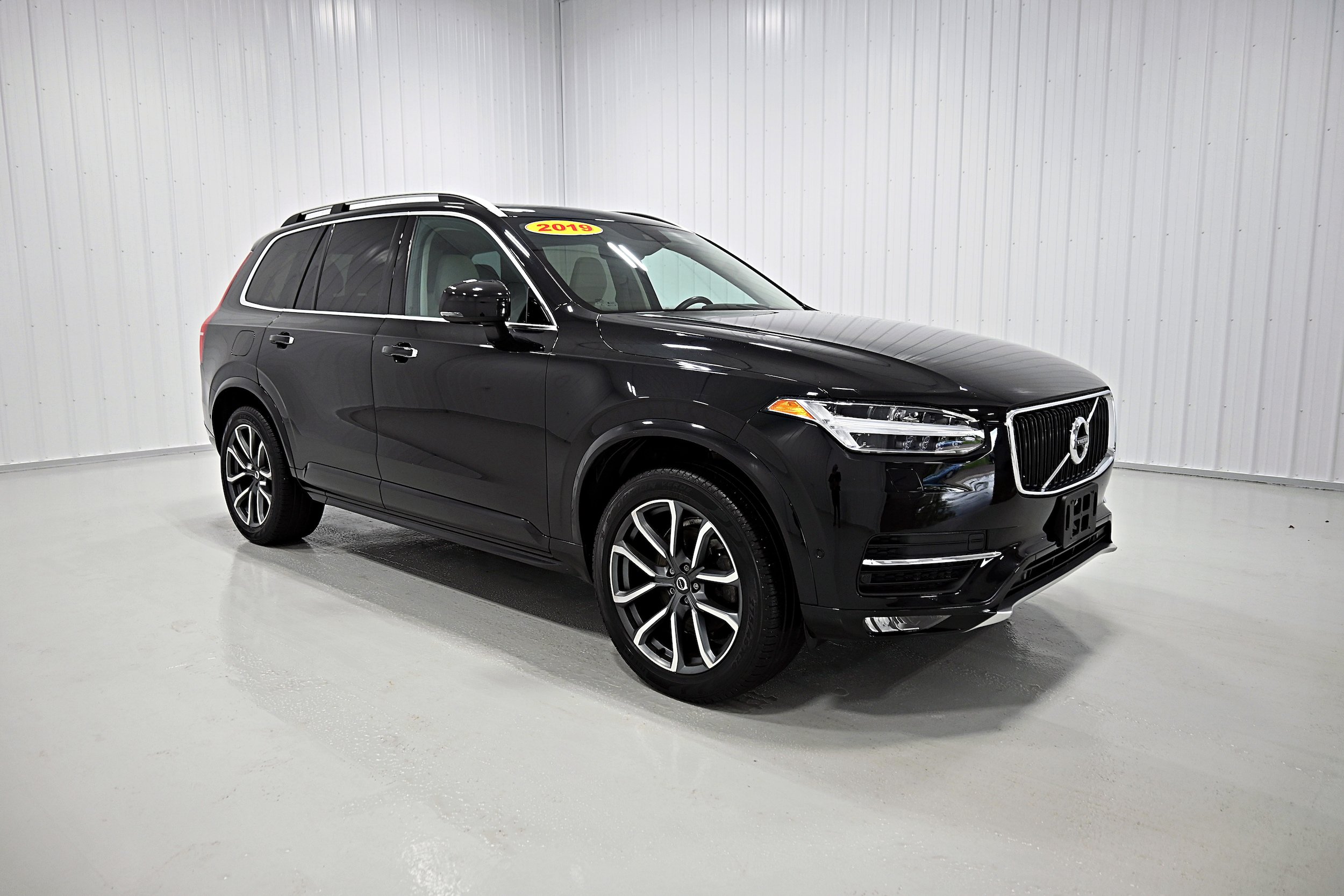 Used 2019 Volvo XC90 T6 Momentum w/ Advanced Package AWD/4WD image 2