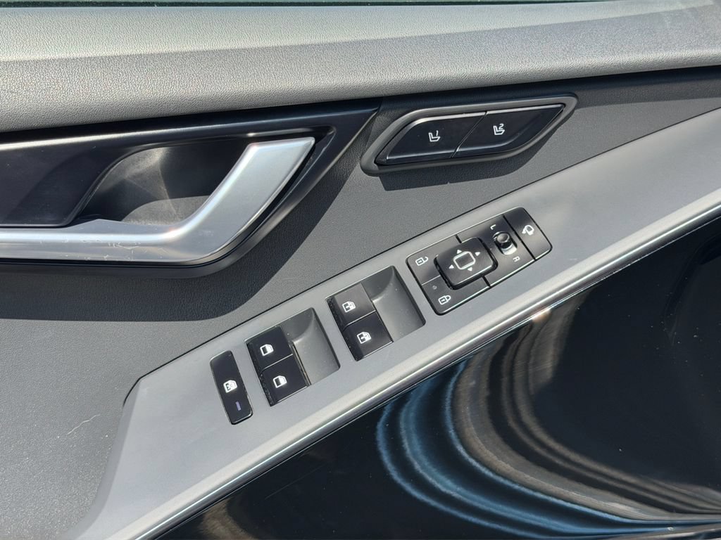 Certified 2023 Kia Niro Wave w/ Wave Preserve Package FWD image 15