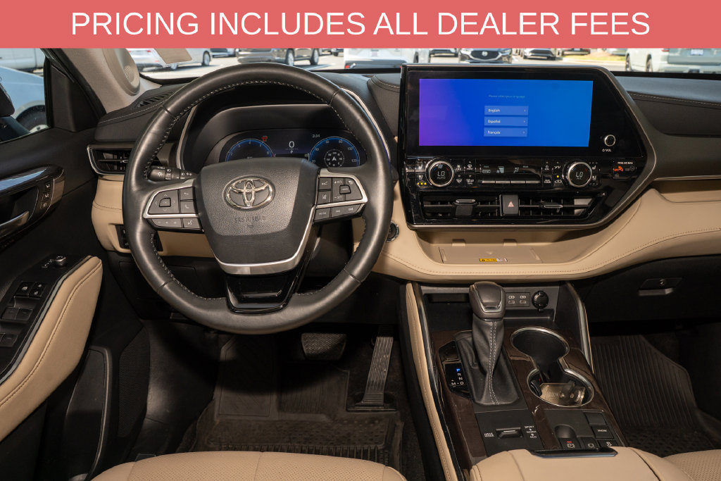 Used 2023 Toyota Highlander Limited FWD image 7