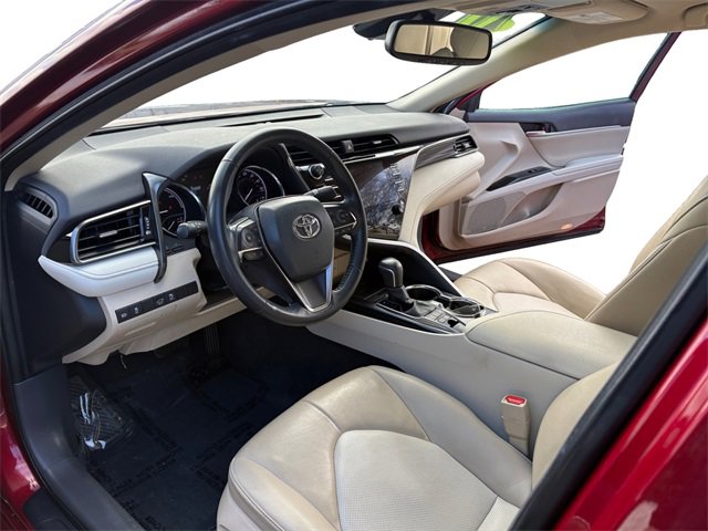 Used 2020 Toyota Camry XLE image 9