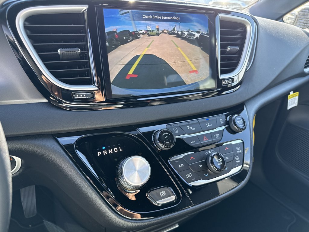New 2026 Chrysler Voyager LX FWD image 24