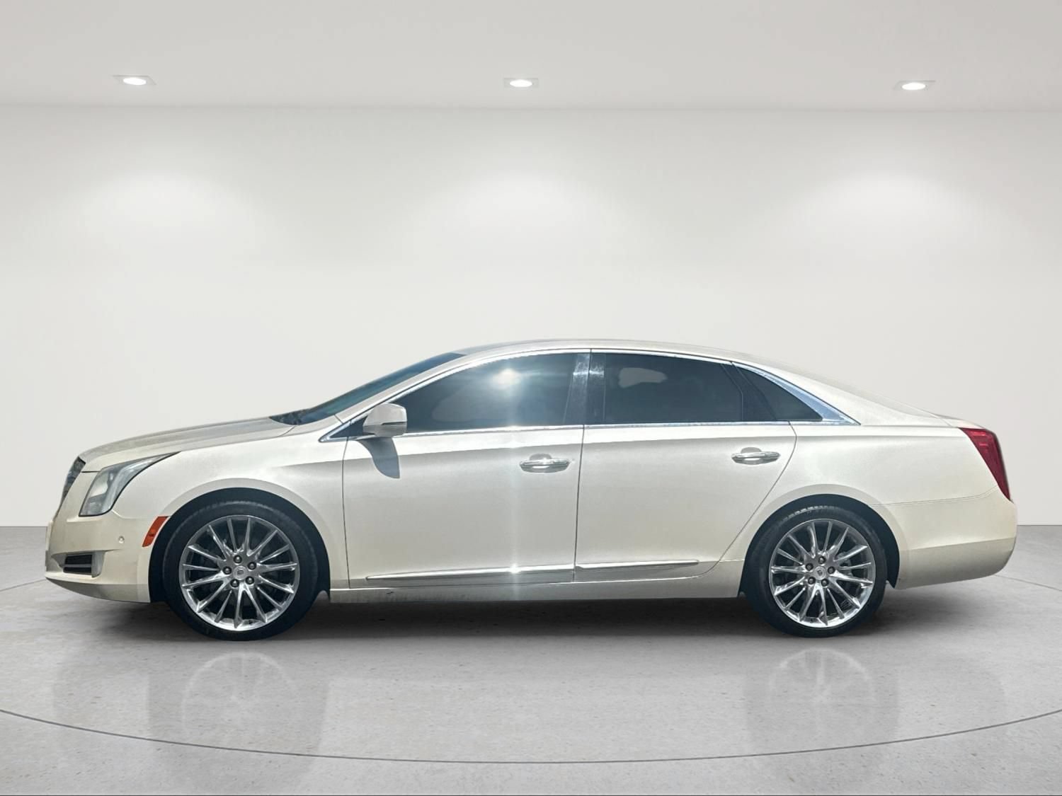 Used 2014 Cadillac XTS Platinum FWD image 3