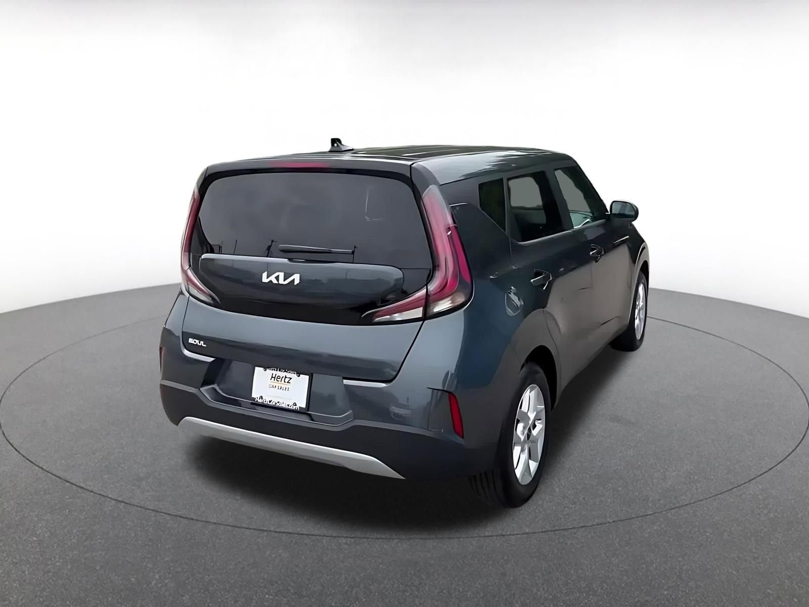 Used 2025 Kia Soul LX w/ LX Technology Package FWD image 14
