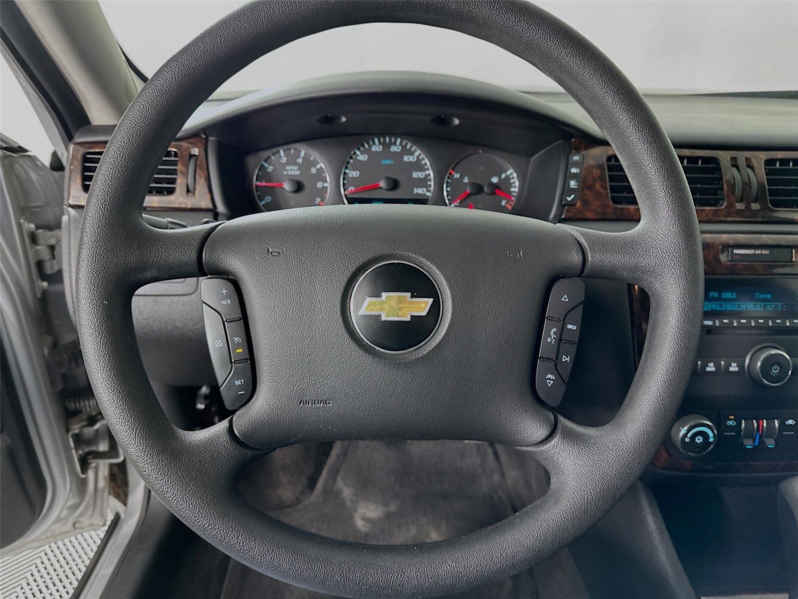 Used 2015 Chevrolet Impala LT image 12