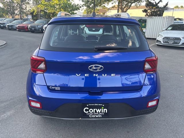 Used 2023 Hyundai Venue Limited w/ Cargo Package FWD image 8