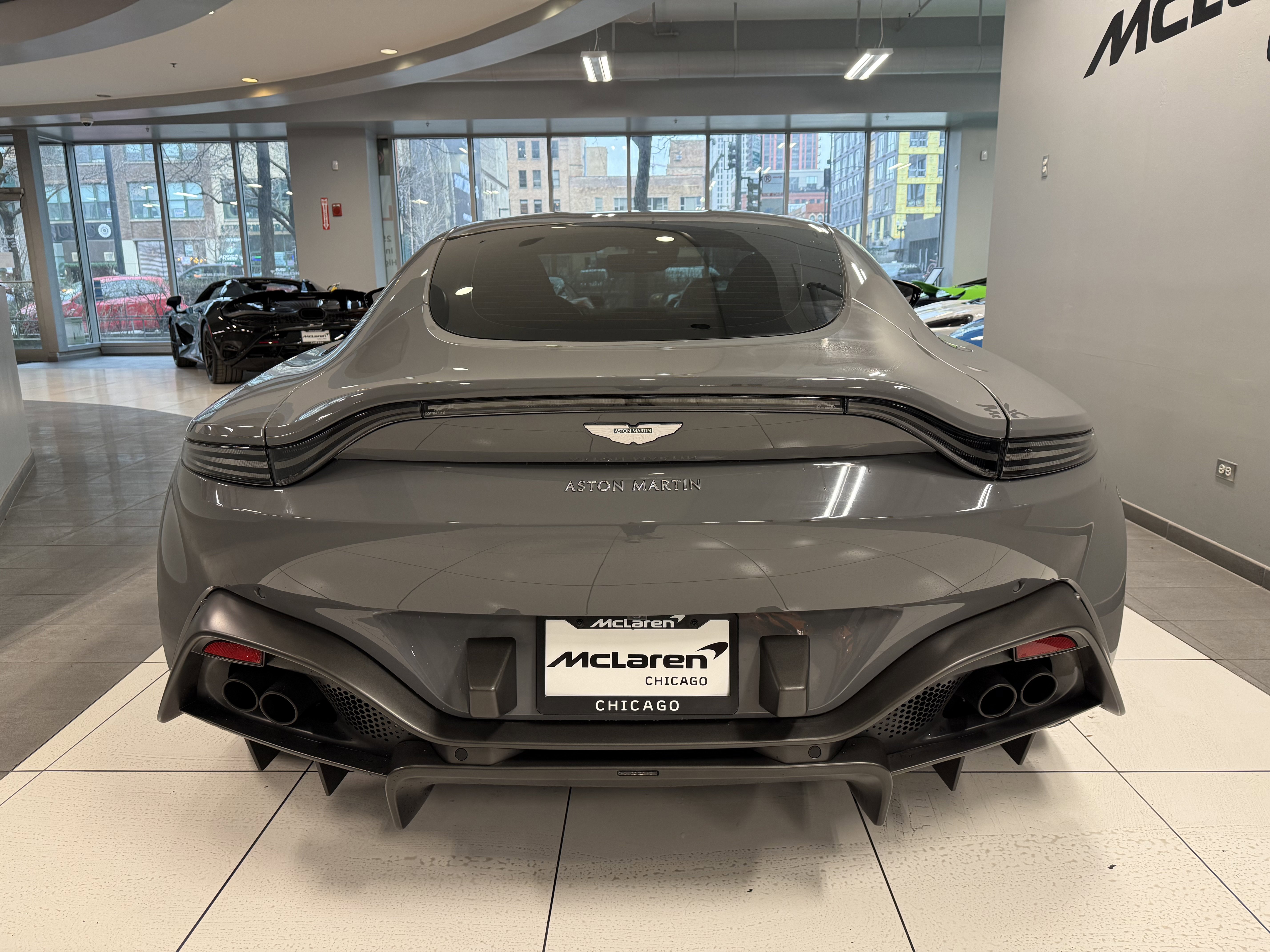 Used 2020 Aston Martin V8 Vantage Coupe image 3